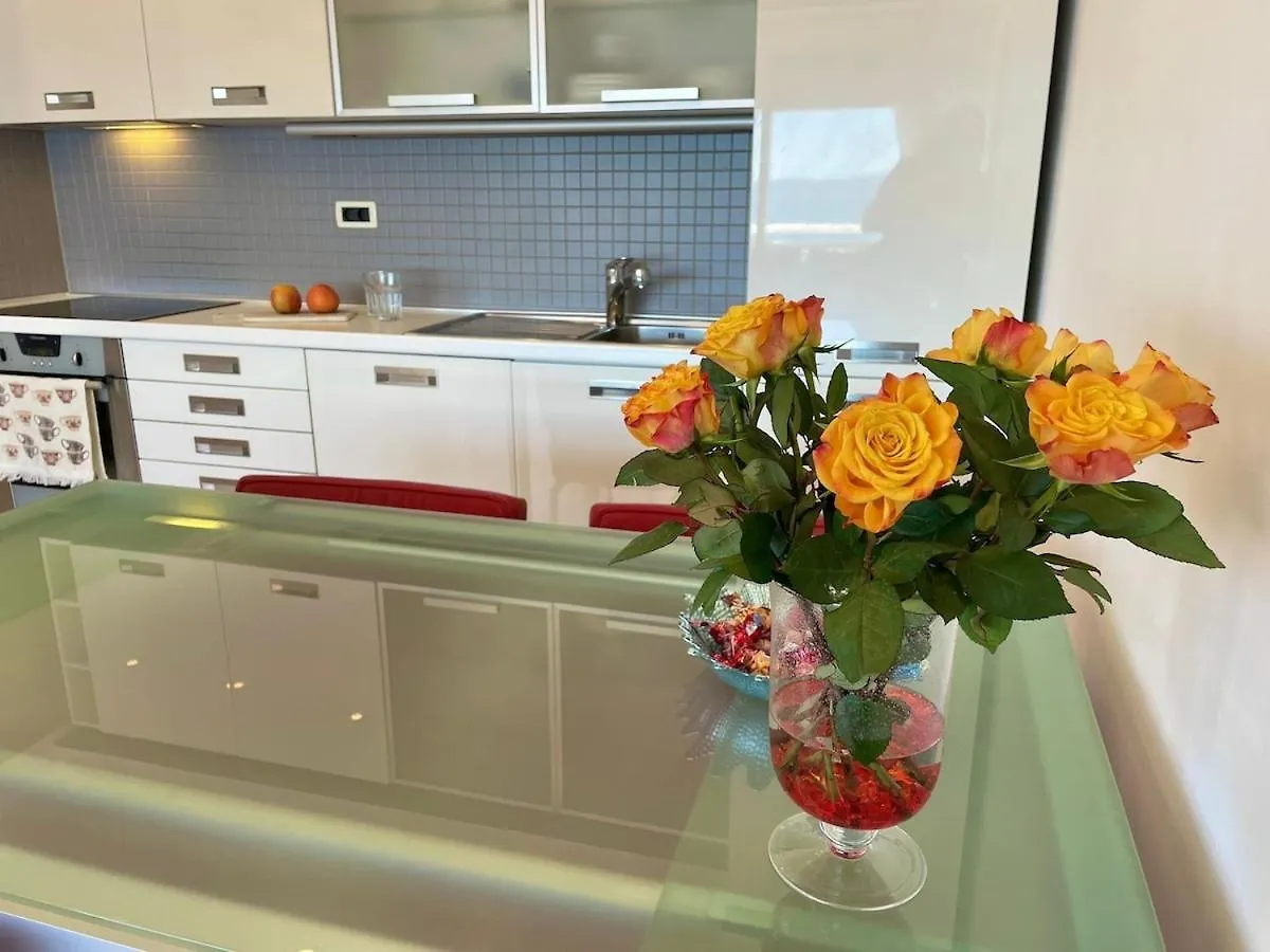 Dora Sunset Sea View Apartment With Balcony 斯普利特
